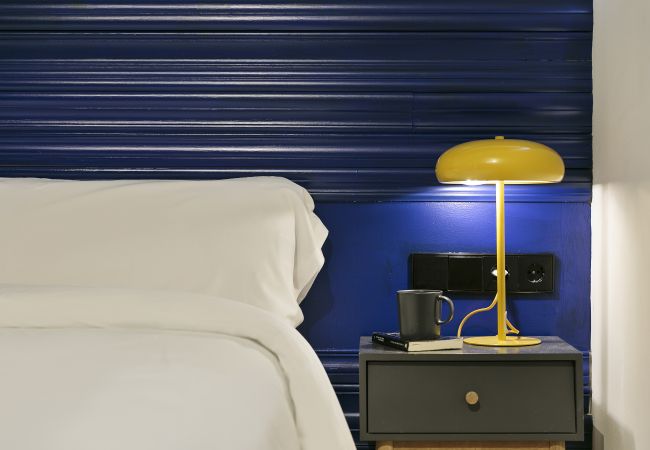 Alquiler por habitaciones en Hospitalet de Llobregat - Arte Suites - Double Room | Private Patio