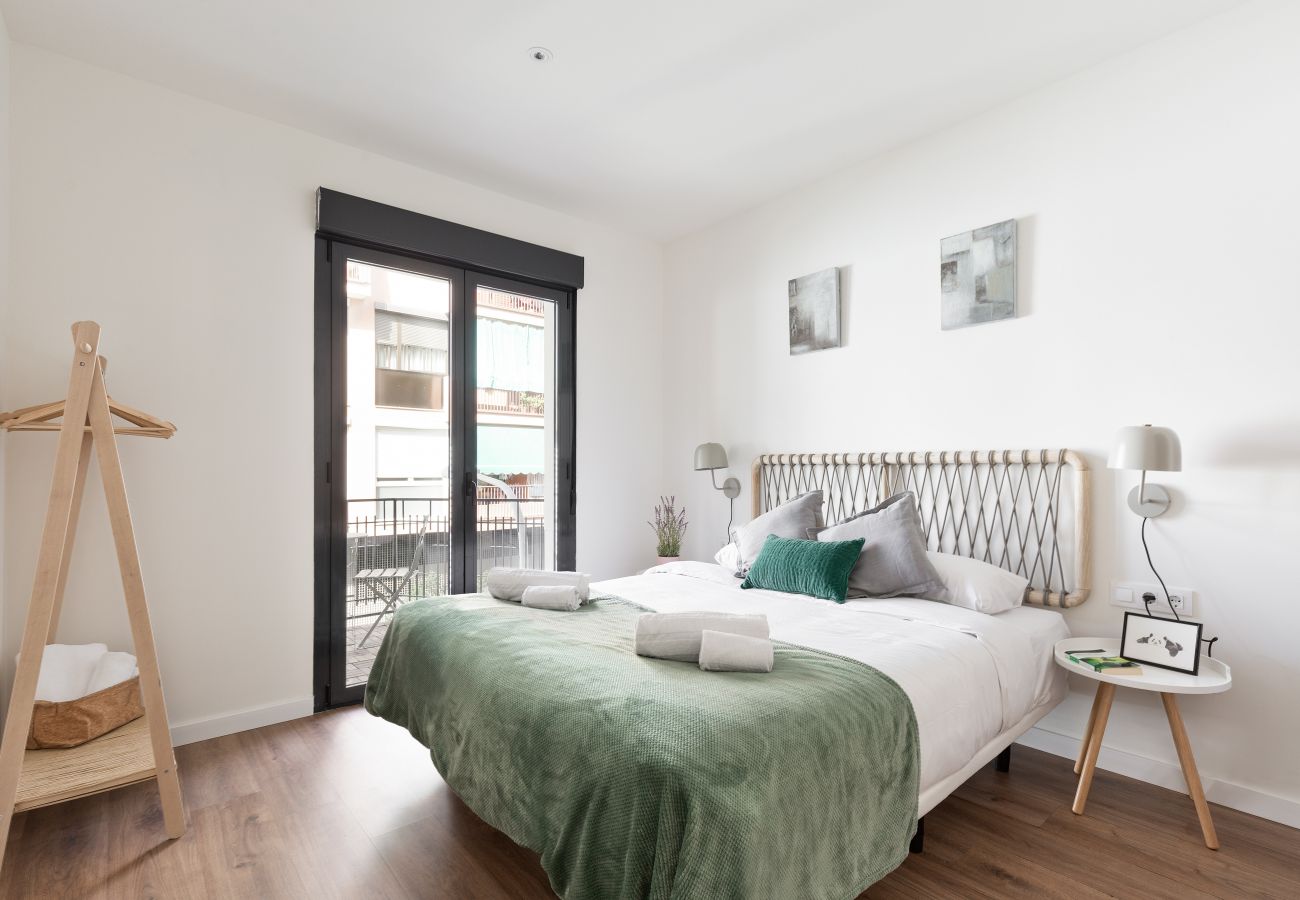 Apartamento en Hospitalet de Llobregat -  Olala Urban Chill 3-Bedroom Apartment | Balcony