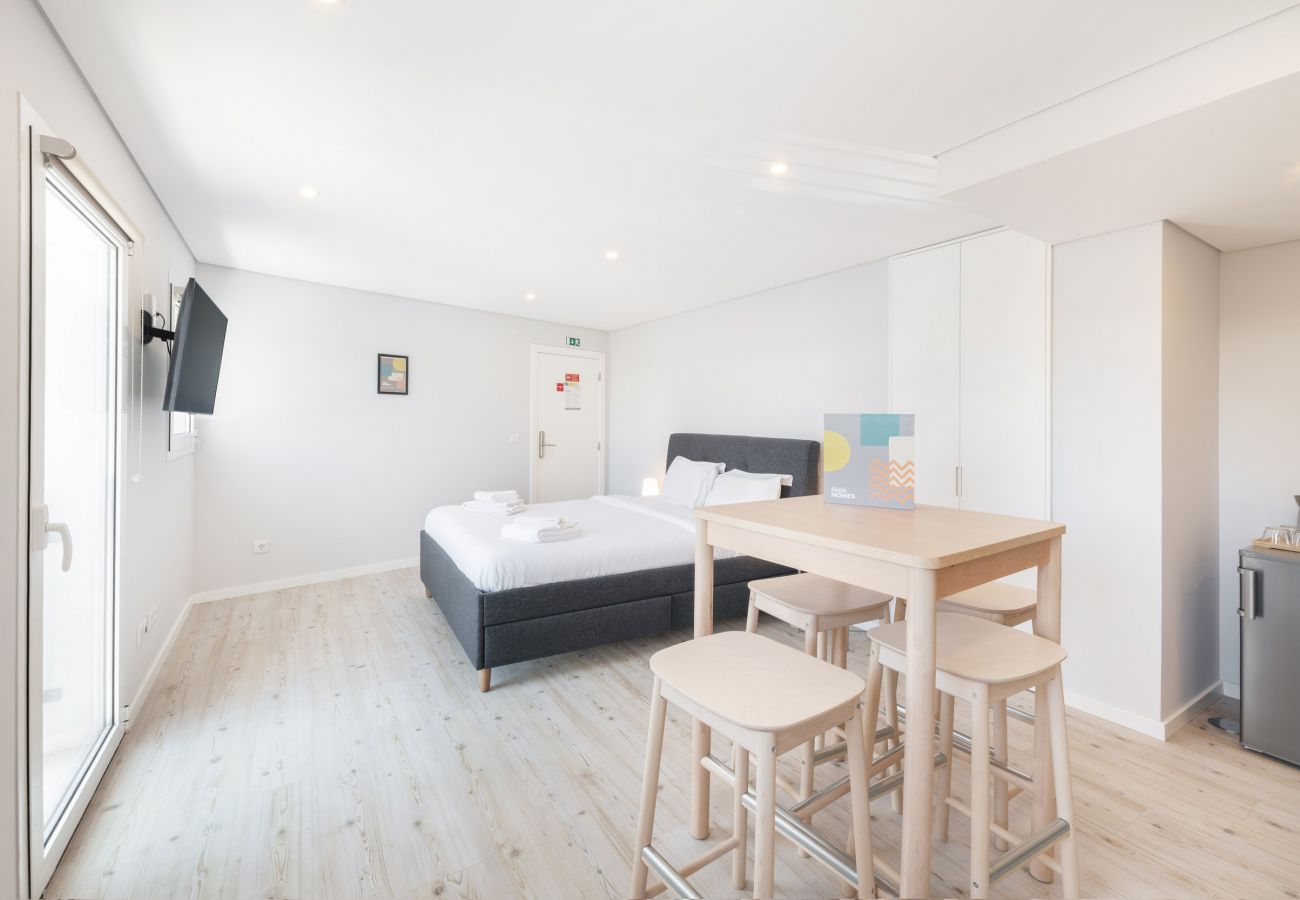 Alquiler por habitaciones en Lisboa ciudad - Olala Lisbon Oriente Suites - Triple Room