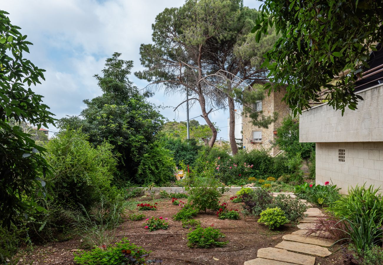 Alquiler por habitaciones en Haifa - Olala Carmel Suite Double Room with Balcony