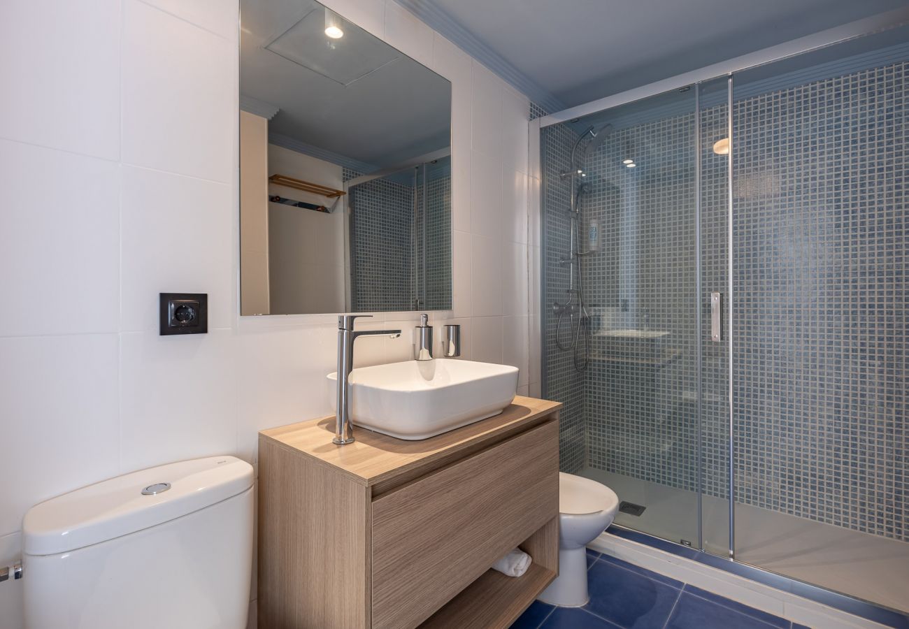 Alquiler por habitaciones en Granada - Olala Granada Suite - Quadruple Room