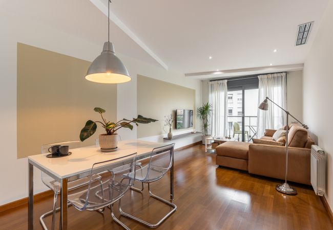 Apartamento en Barcelona - Exclusive Les Corts 2BR Apartment w/Balcony