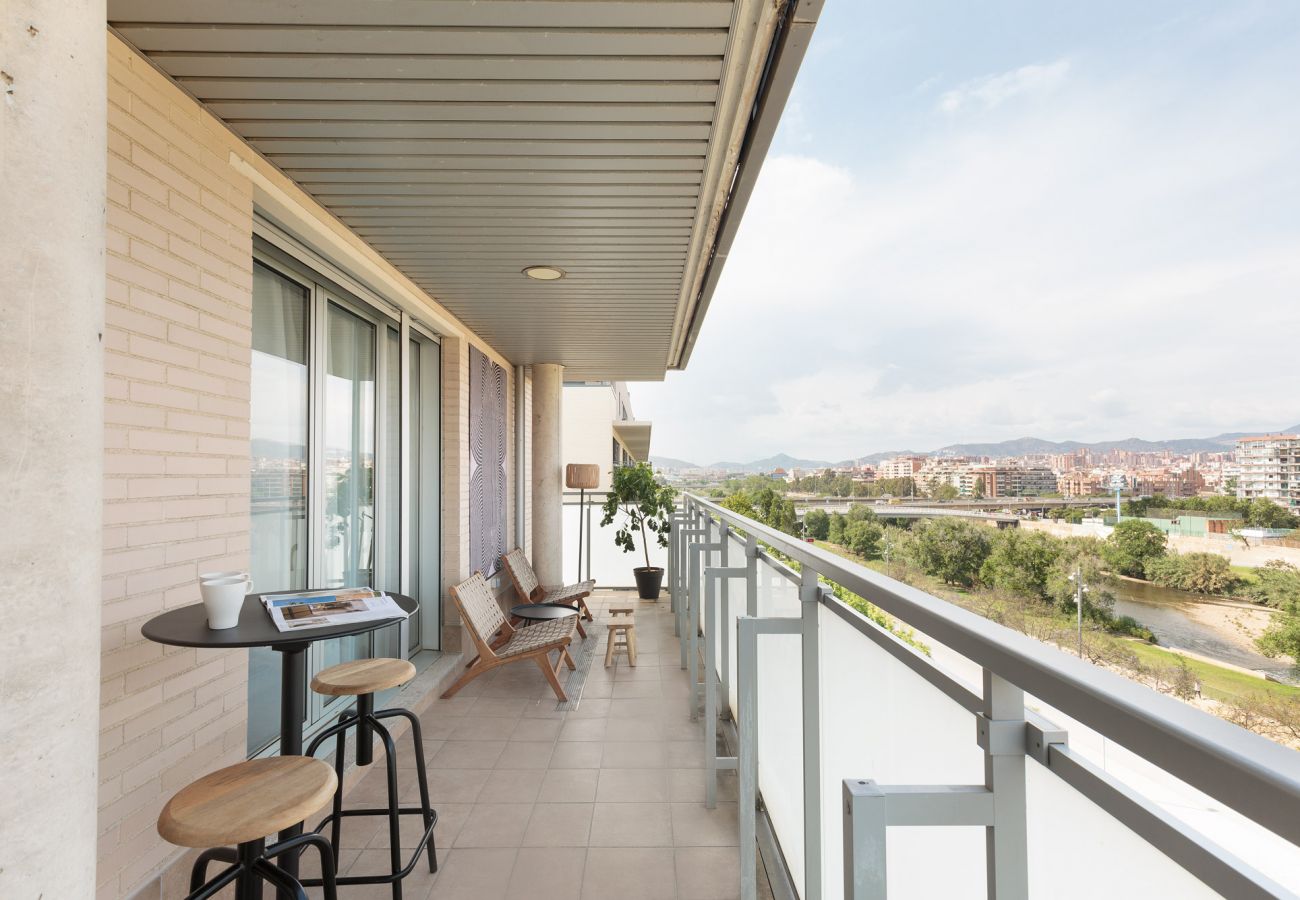 Apartamento en San Adrián de Besós - Olala Port Forum Superior Apartment with Balcony