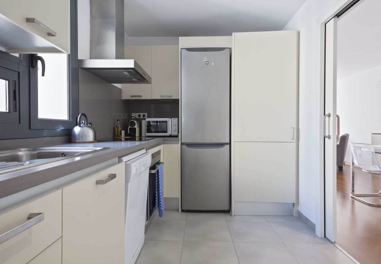 Appartement à Barcelone - Exclusive Les Corts 2BR 6.4 Apartment w/Balcony 