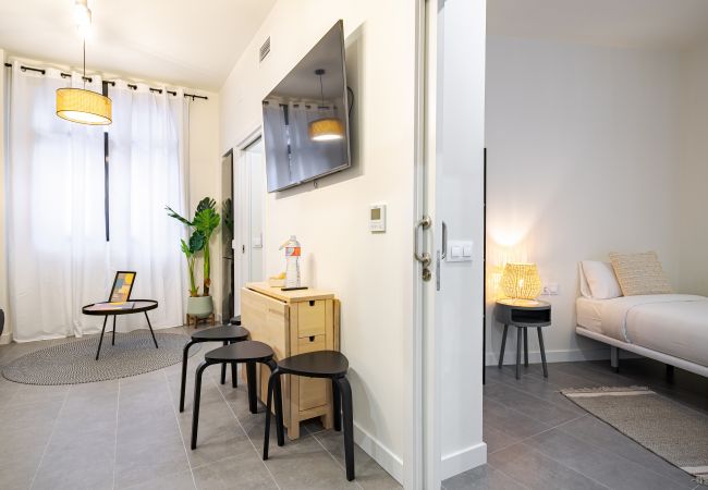 Apartamento em Madrid - Color Apartment (5 guests)