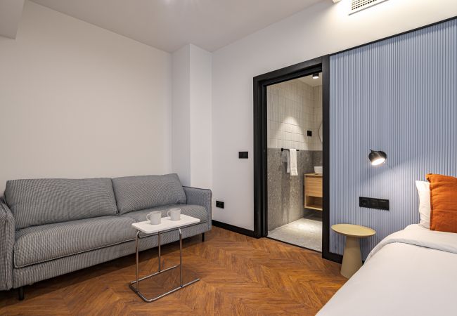 Quarto em Madrid - Style Suites - Triple Room