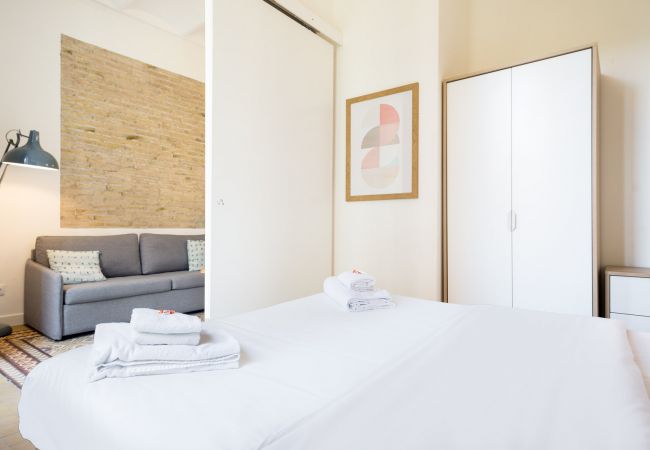 Apartment in Hospitalet de Llobregat - Design Two Bedroom Apartment by Olala Homes
