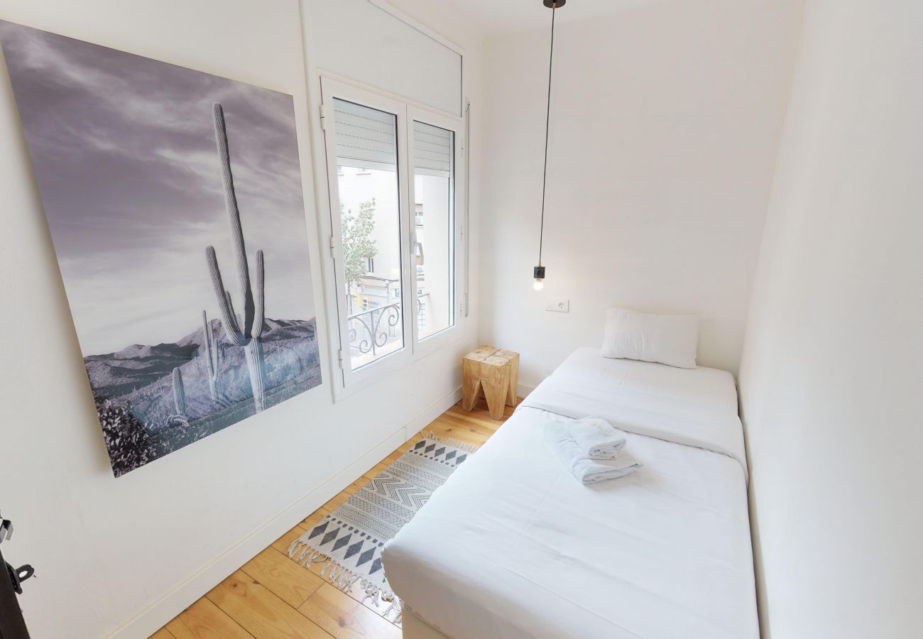 Apartment in Hospitalet de Llobregat - Olala WOW apartment 2.2