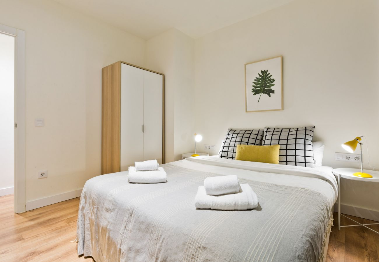 Apartment in Hospitalet de Llobregat - Olala Urban Chill Flat ENT4 I Terrace
