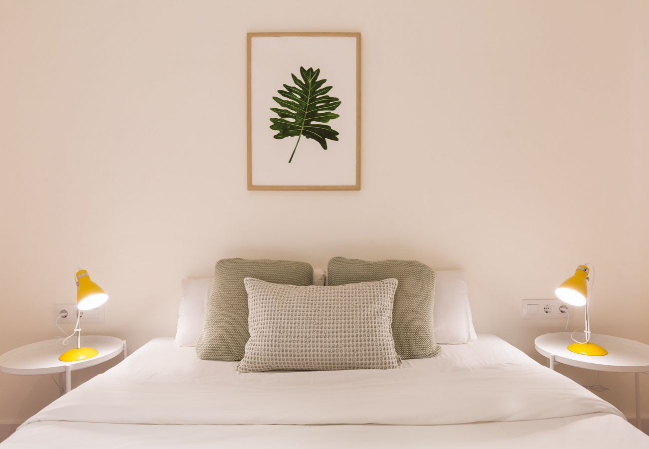 Apartment in Hospitalet de Llobregat - Olala Urban Chill 2-Bedroom Apartment | Terrace
