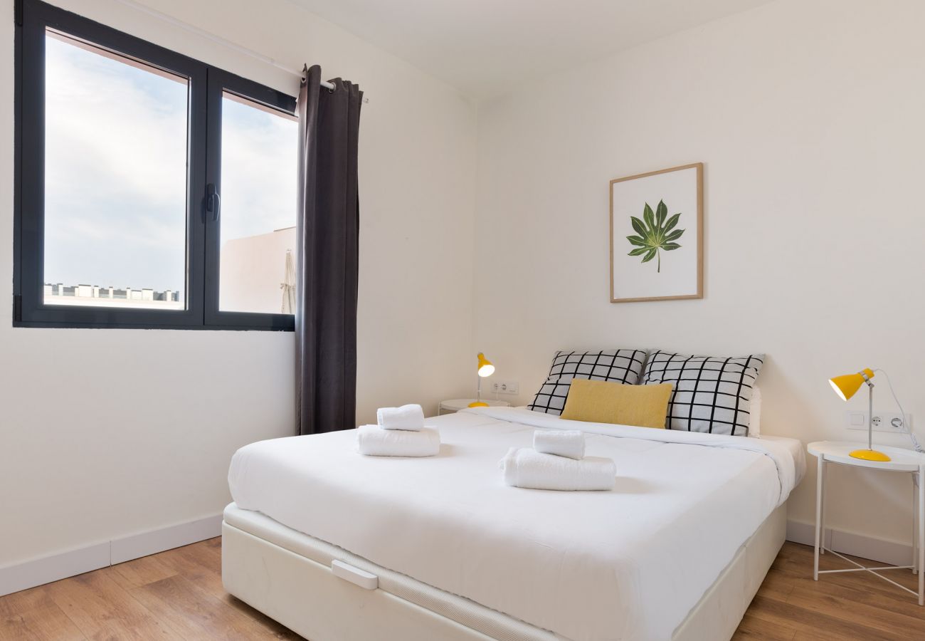 Apartment in Hospitalet de Llobregat - Olala Urban Chill 2-Bedroom Apartment | Terrace