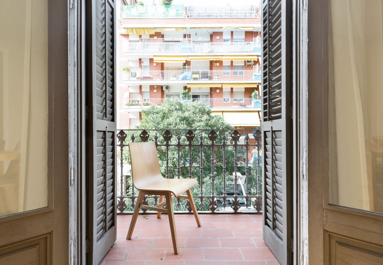 Apartment in Barcelona - Eixample City Center 2BR Flat | 3 min. Urgell