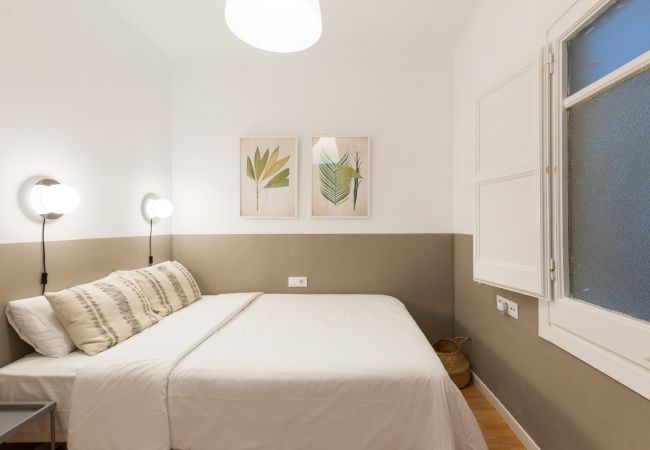 Apartment in Hospitalet de Llobregat - Olala Santiago Apartment 2.2 | 16 min. Pl. España