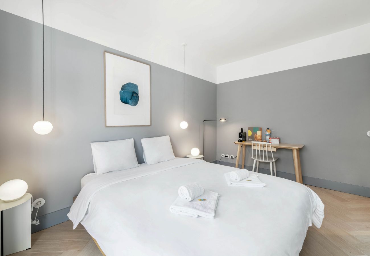 Rent by room in Cascais - Olala Jardim Blue Suite