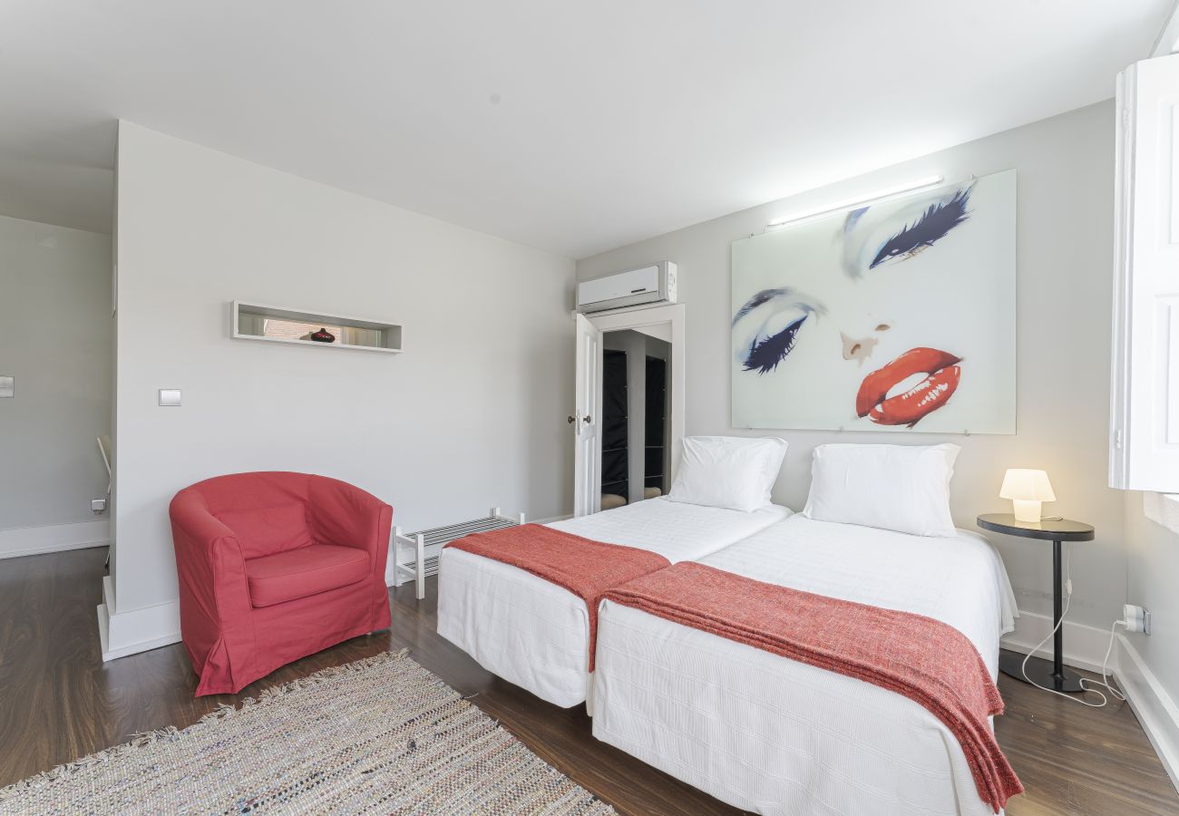 Rent by room in Porto - Olala Cosme Twin Room 2.1 (Marilyn)
