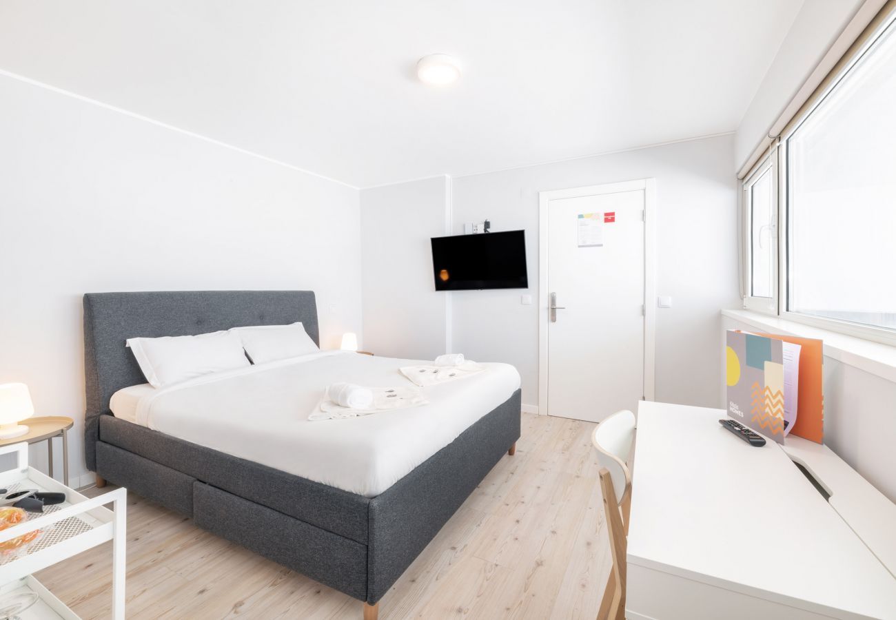 Rent by room in Lisbon - Olala Lisbon Oriente Suites A.1.1
