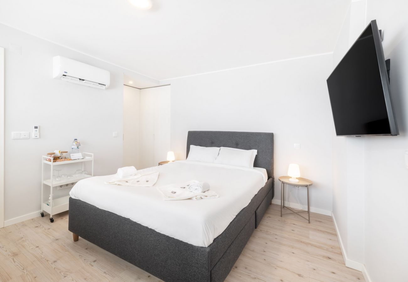 Rent by room in Lisbon - Olala Lisbon Oriente Suites A.1.1