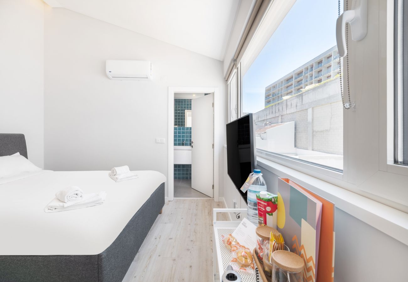 Rent by room in Lisbon - Olala Lisbon Oriente Suites C.2.1