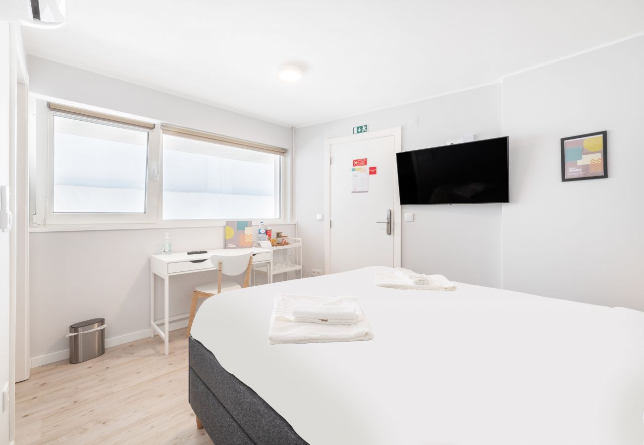 Rent by room in Lisbon - Olala Lisbon Oriente Suites C.1.1