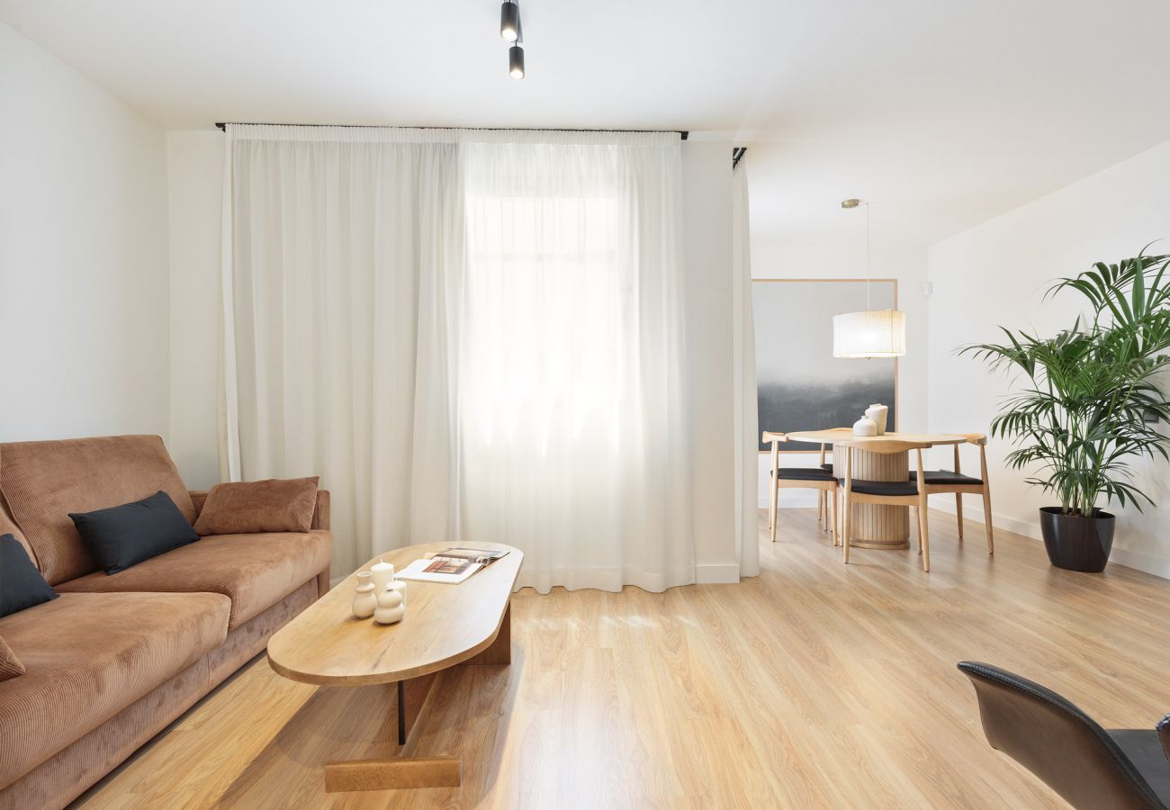 Apartment in Barcelona - Olala Casanova Apartment with Terrace