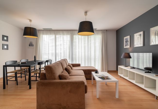  in Barcelona - Olala Casanova  - One Bedroom Apartment with Street View
