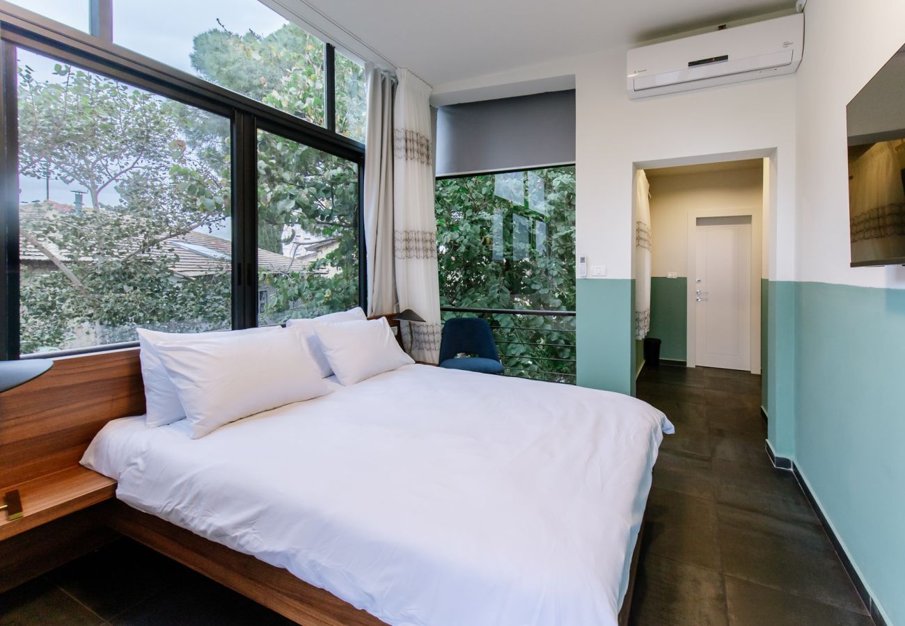 Rent by room in Haifa - Olala Carmel Suite 2.5 
