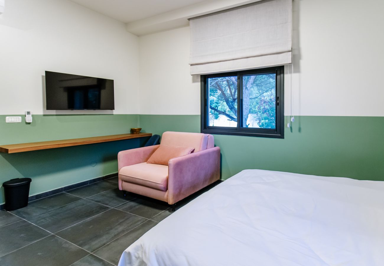 Rent by room in Haifa - Olala Carmel Suite 3.1