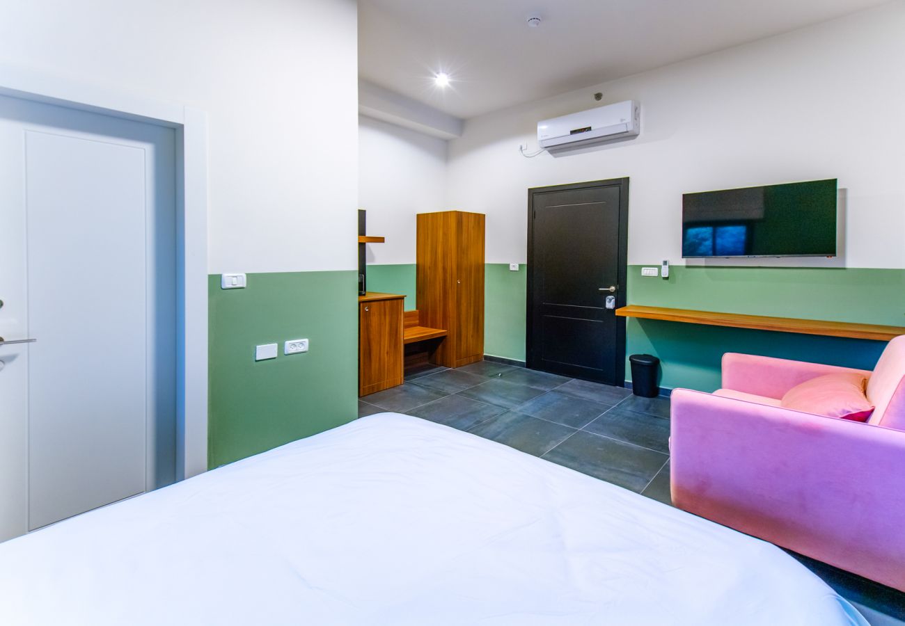 Rent by room in Haifa - Olala Carmel Suite 3.1