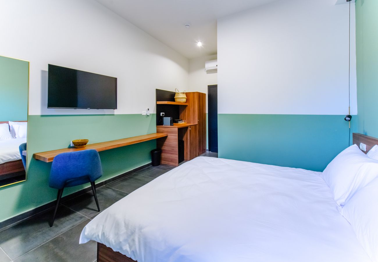 Rent by room in Haifa - Olala Carmel Suite 3.2