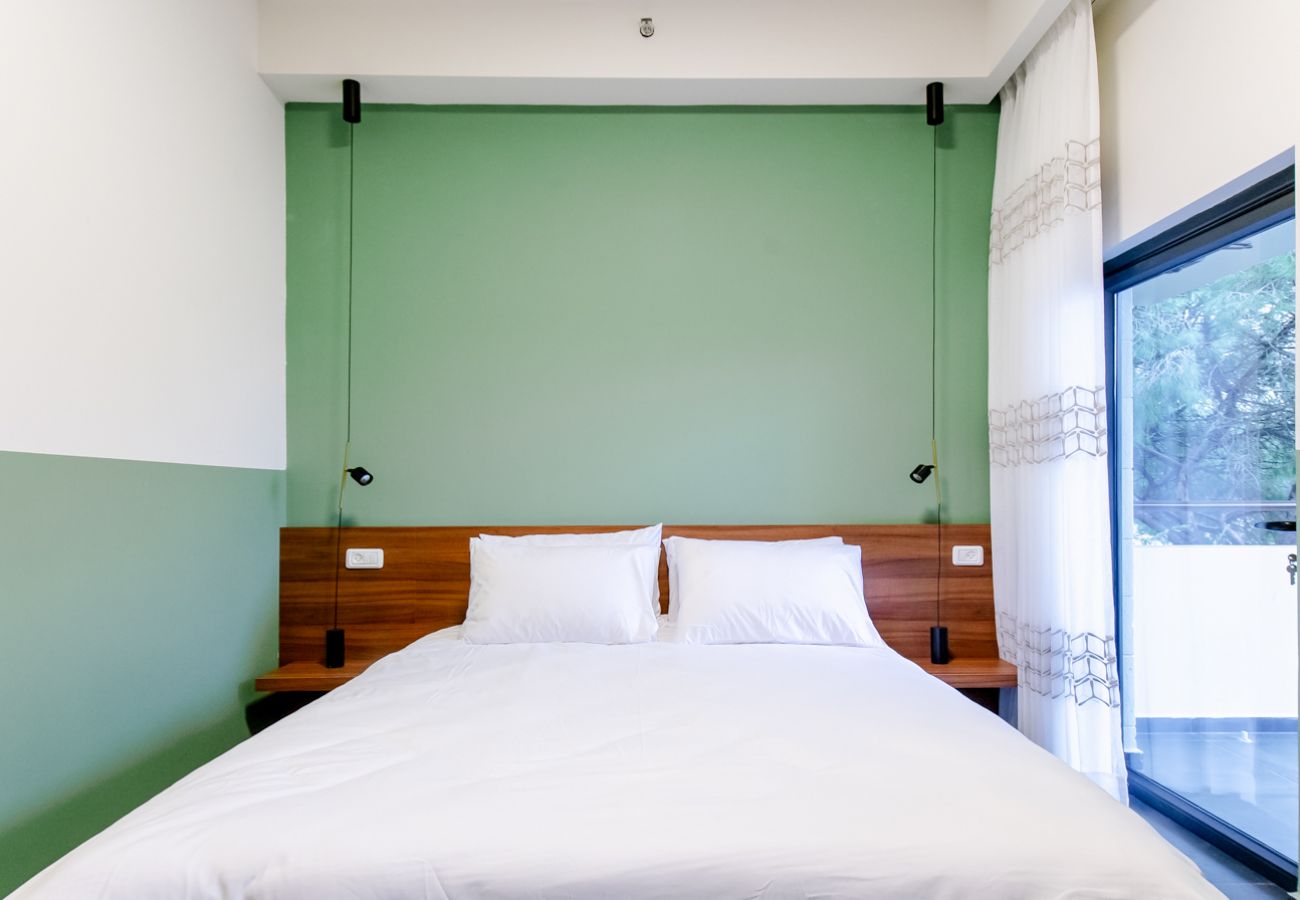 Rent by room in Haifa - Olala Carmel Suite 3.2
