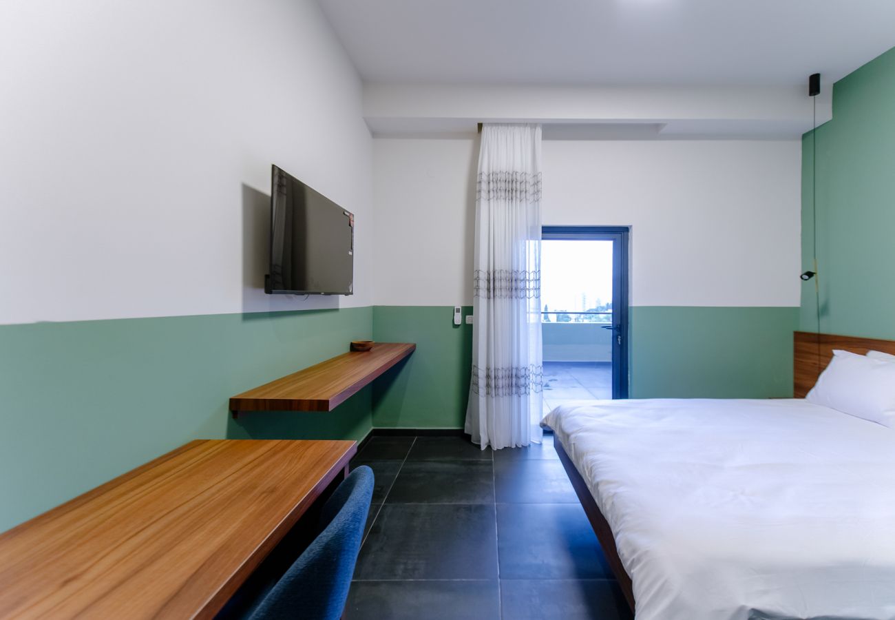 Rent by room in Haifa -  Olala Carmel Suite 3.3