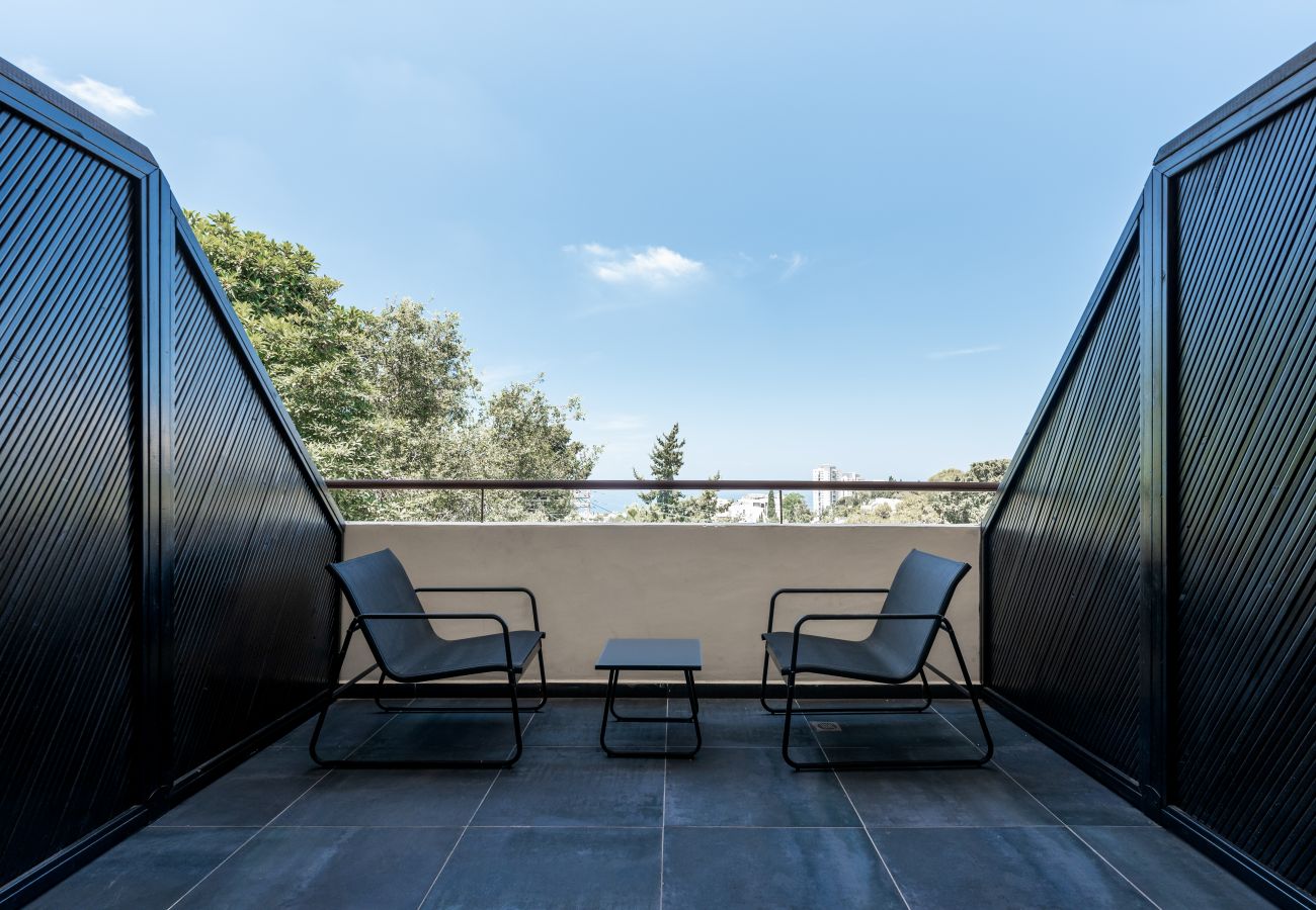 Rent by room in Haifa - Olala Carmel Suite Triple Room with Balcony