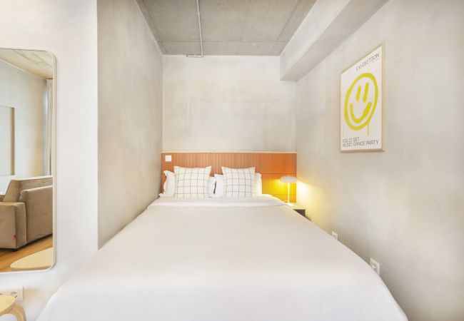 Studio in Lisbon - Olala Lisbon Oriente Apartment with Patio (4 guests)