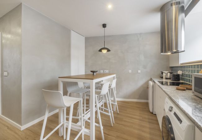 Studio in Lisbon - Olala Lisbon Oriente Apartment with Patio (7 guests)