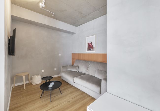 Studio in Lisbon - Olala Lisbon Oriente Apartment with Patio (5 guests)