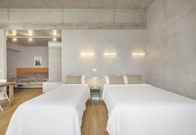 Studio in Lisbon - Olala Lisbon Oriente Apartment with Patio (5 guests)