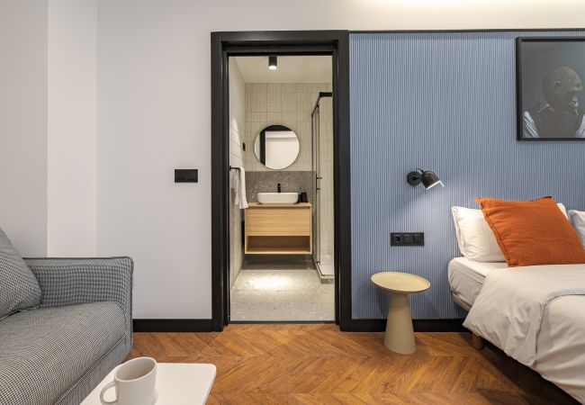  in Madrid - Style Suites - Triple Room