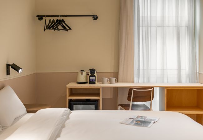 Rent by room in Hospitalet de Llobregat - Olala La Florida - Triple Suite
