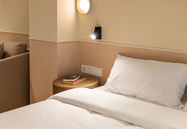 Rent by room in Hospitalet de Llobregat - Olala La Florida - Triple Suite